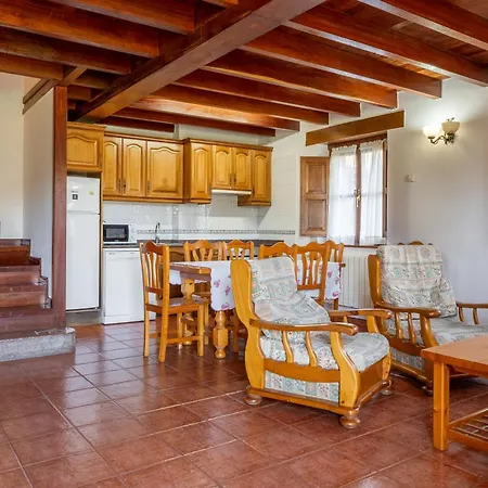 منزل ريفي Casa Collado Santo Tomas *